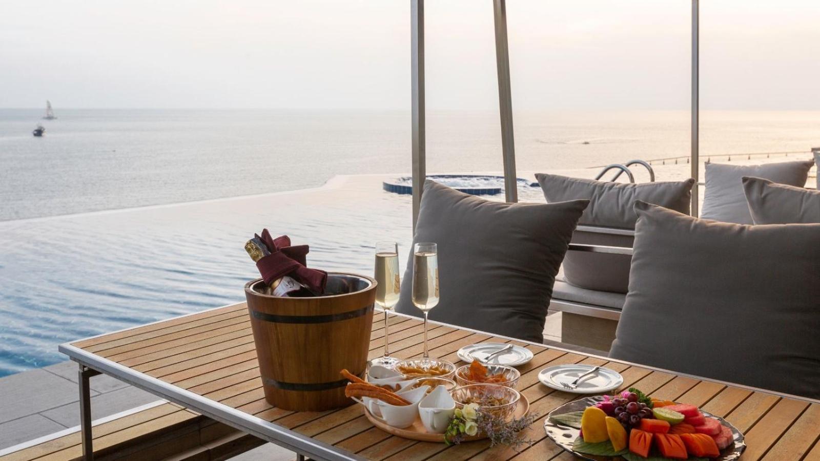 Villa Thousand Cliffs Nai Harn Esterno foto